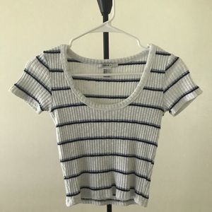 Ribbed white striped top